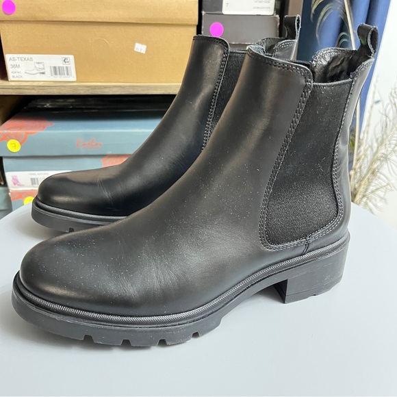 La CANADIENNE Shoes - La CANADIENNE Sorento Black Ankle Boots